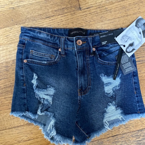 Kendall And Kylie Icon Shorts Denim Jeans Cutoffs Distressed NEW Size 25 - Picture 2 of 8